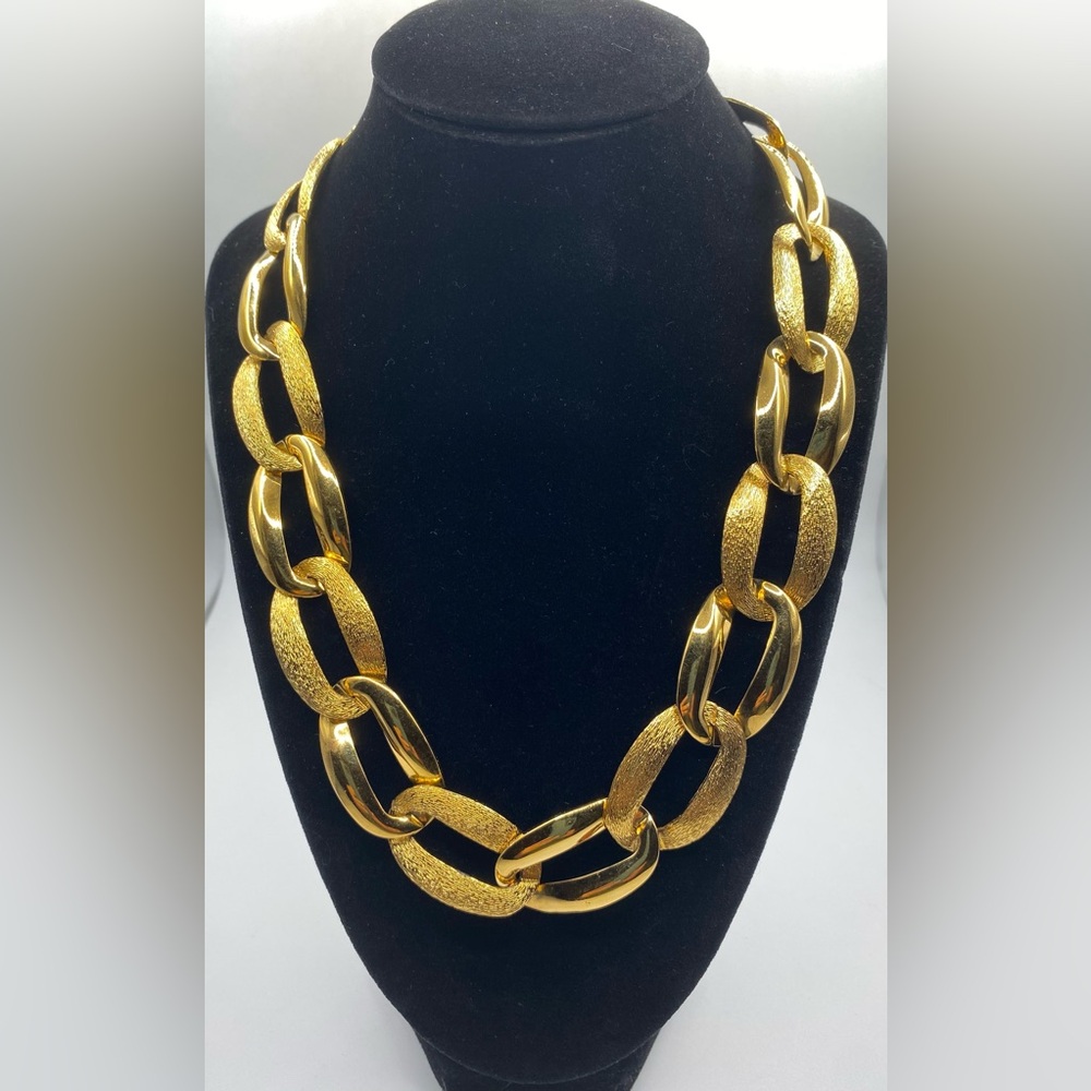 Napier Oval Link Chain Necklace 1980’s Vintage (Susan Caplan Rediscovered)